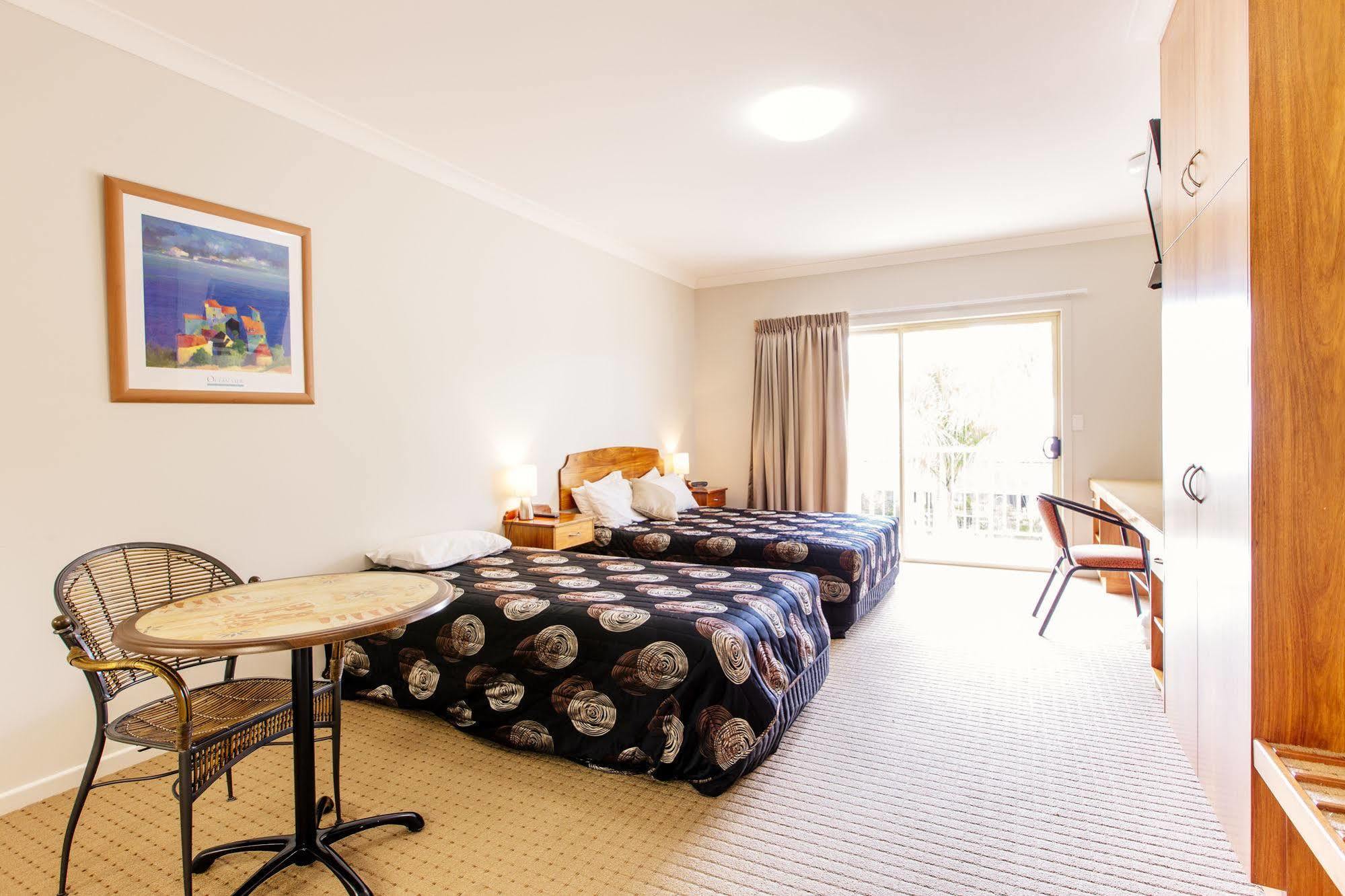 מקיי Shamrock Gardens Motel מראה חיצוני תמונה